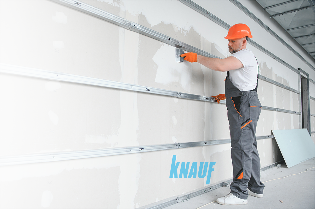 man-drywall-worker-using-trowel-for-plasterer-putt-2025-03-14-13-22-29-utc